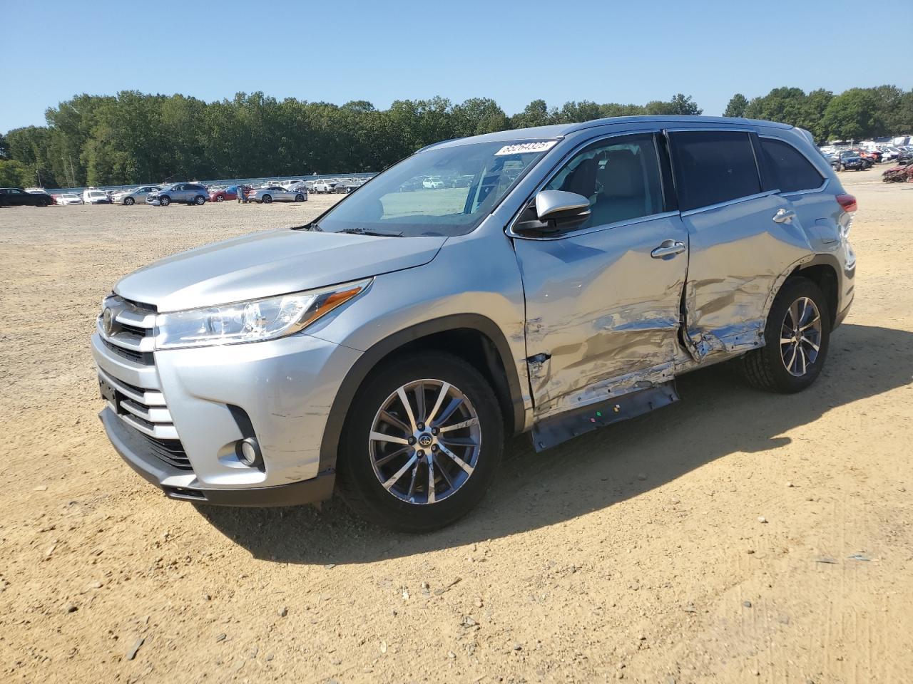 2017 TOYOTA HIGHLANDER