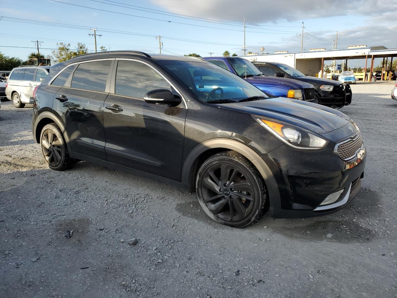 2017 KIA Niro