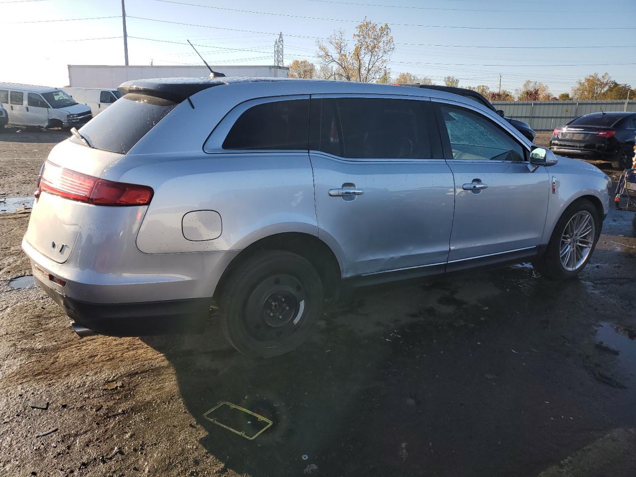 2014 LINCOLN MKT