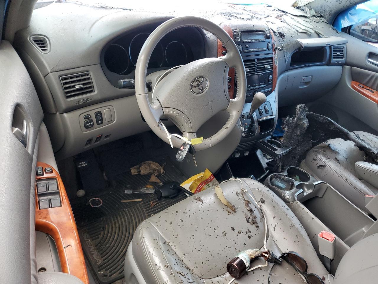 2008 TOYOTA SIENNA