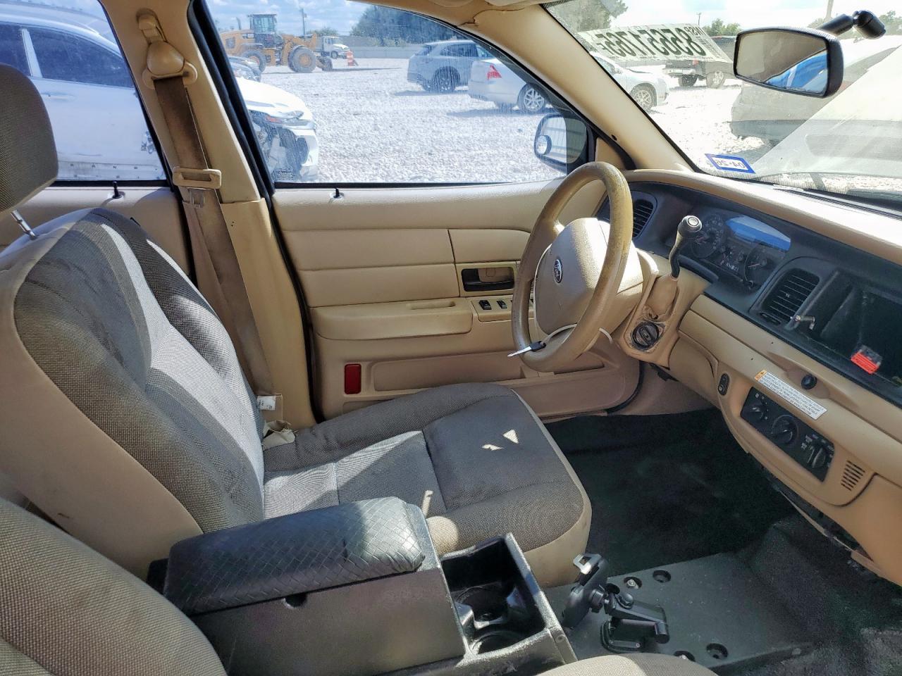 2010 FORD Crown Victoria