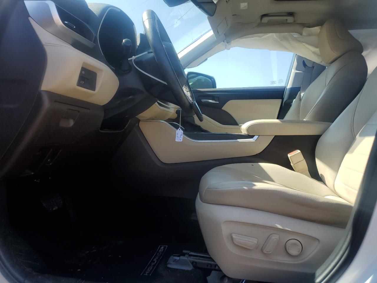 2020 TOYOTA HIGHLANDER