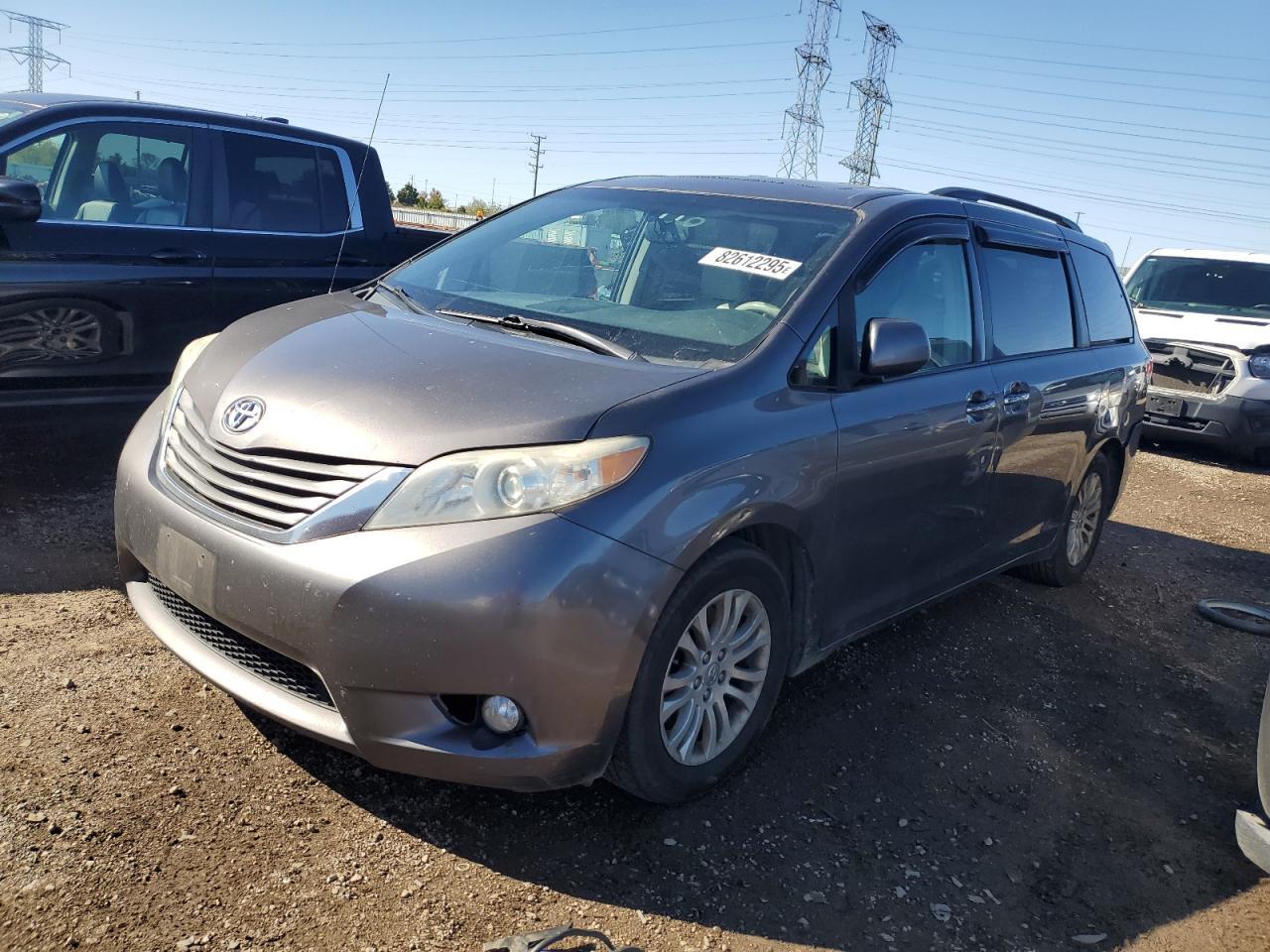 2012 TOYOTA SIENNA