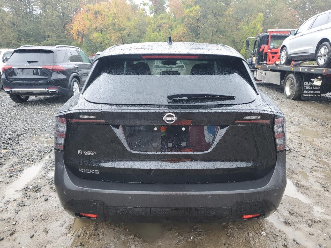 2025 NISSAN KICKS