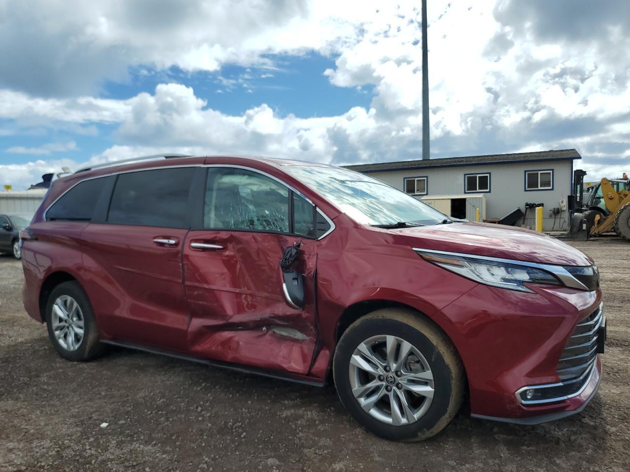 2022 TOYOTA SIENNA
