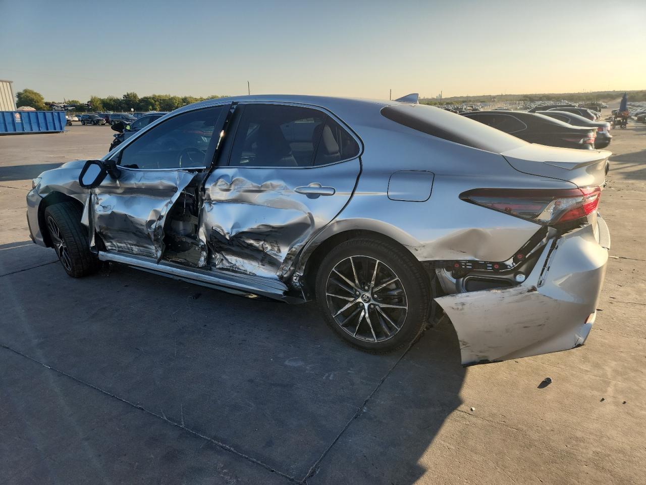 2022 TOYOTA CAMRY