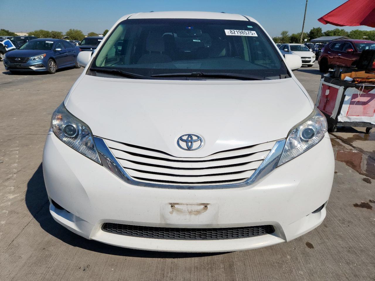2017 TOYOTA SIENNA