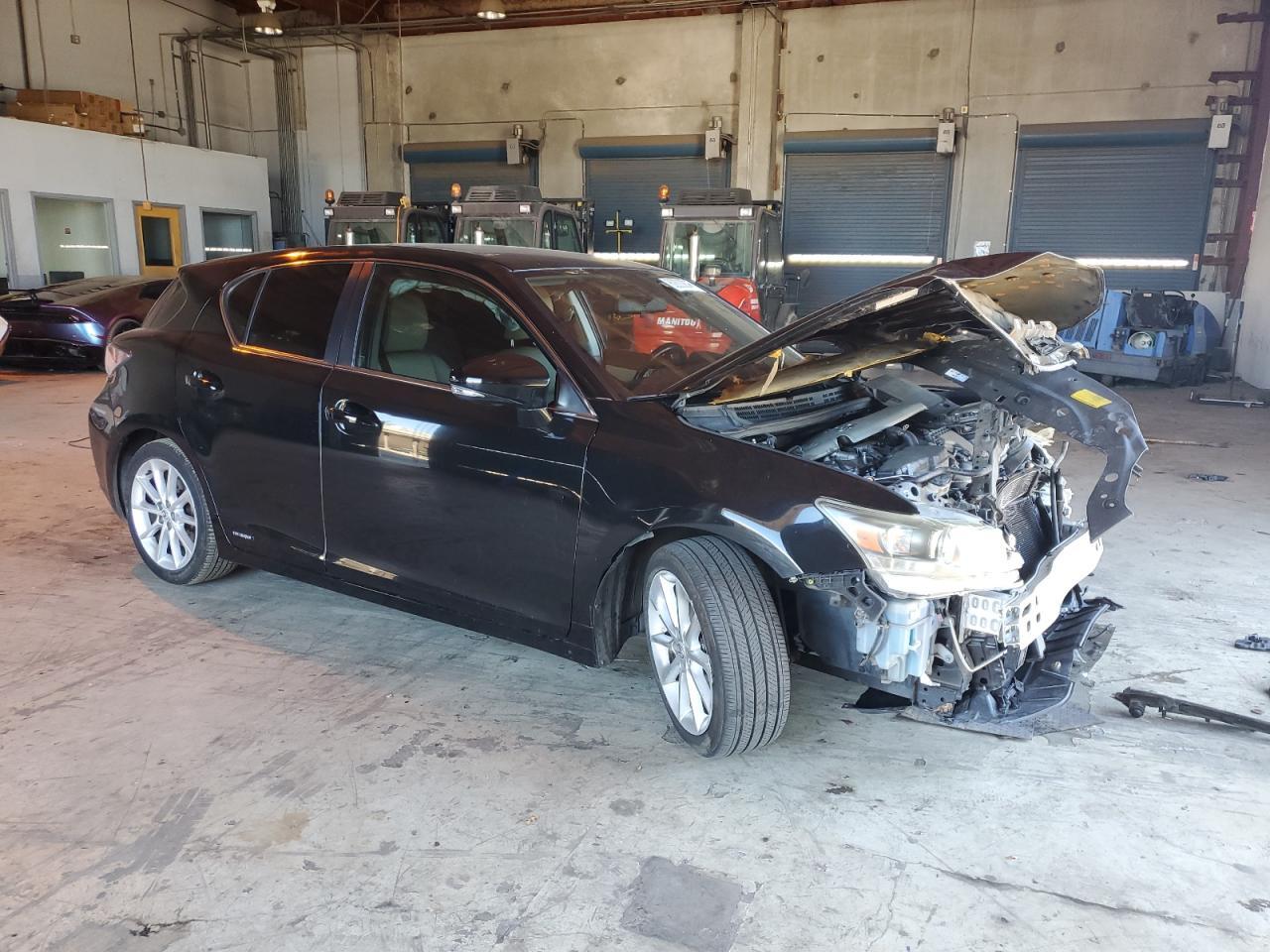 2013 LEXUS CT 200