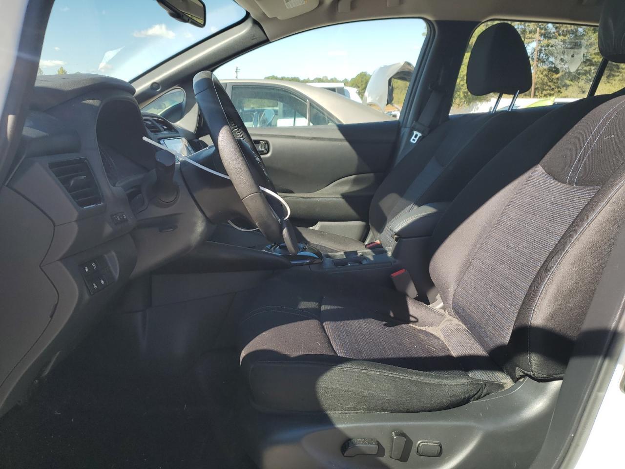 2023 NISSAN LEAF