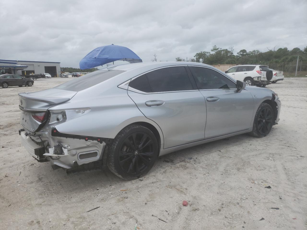 2024 LEXUS Es