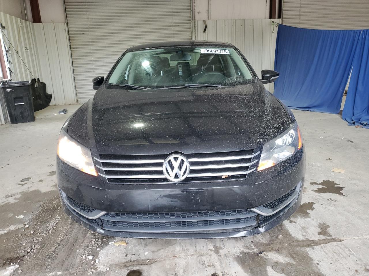 2012 VOLKSWAGEN Passat