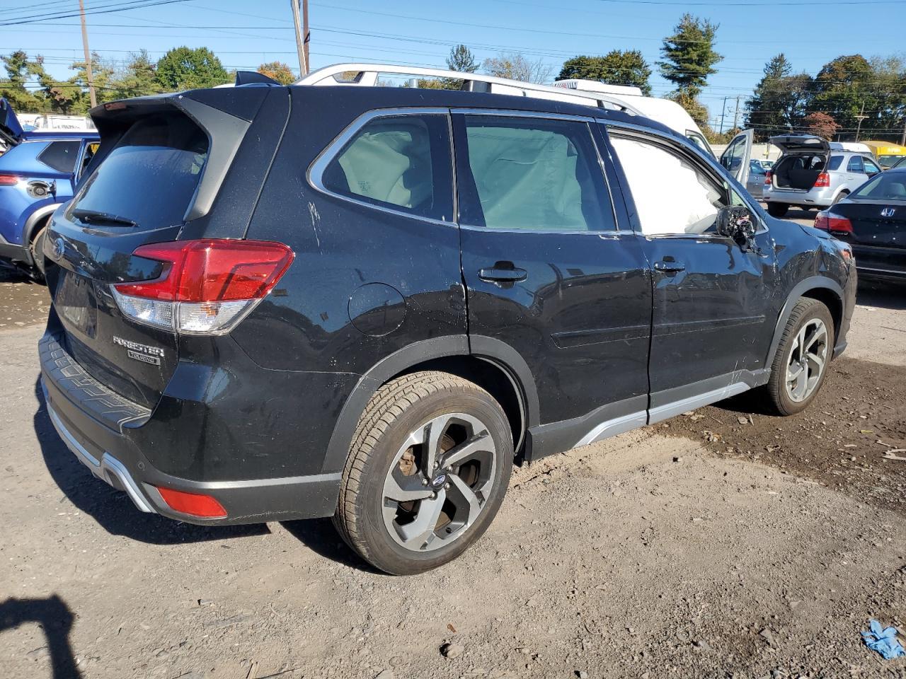 2022 SUBARU FORESTER
