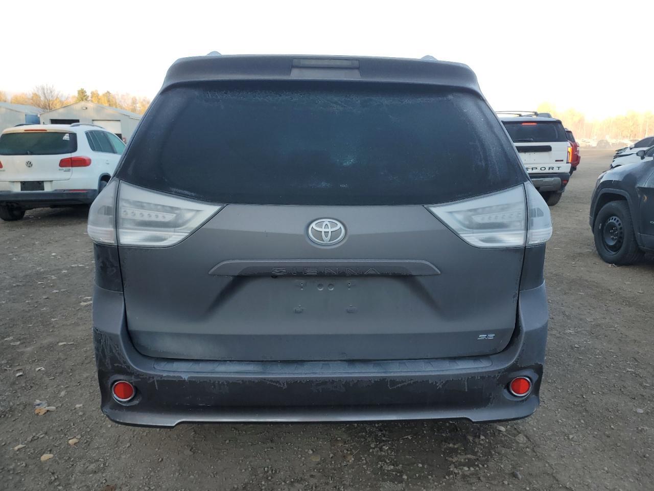 2017 TOYOTA SIENNA