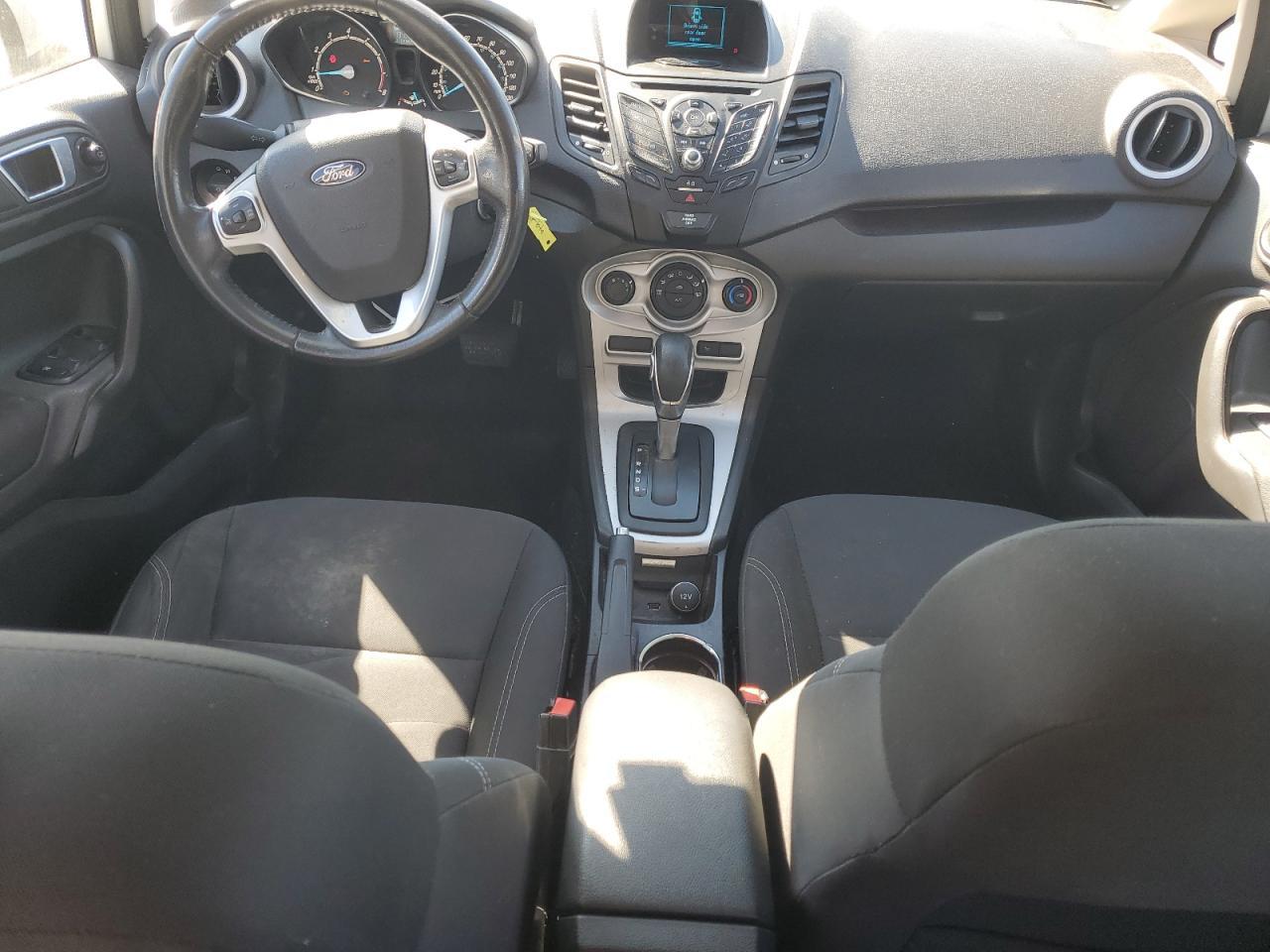 2016 FORD Fiesta