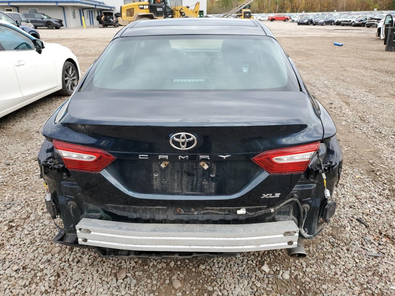 2018 TOYOTA CAMRY