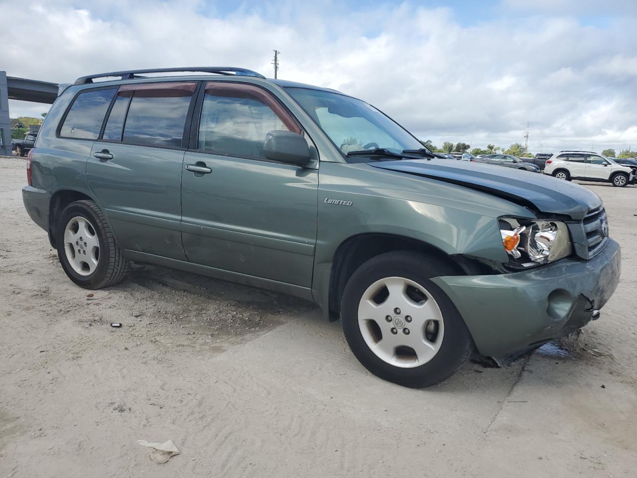 2004 TOYOTA HIGHLANDER