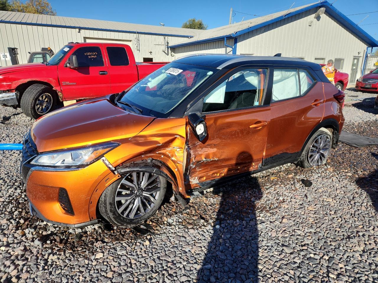 2021 NISSAN KICKS