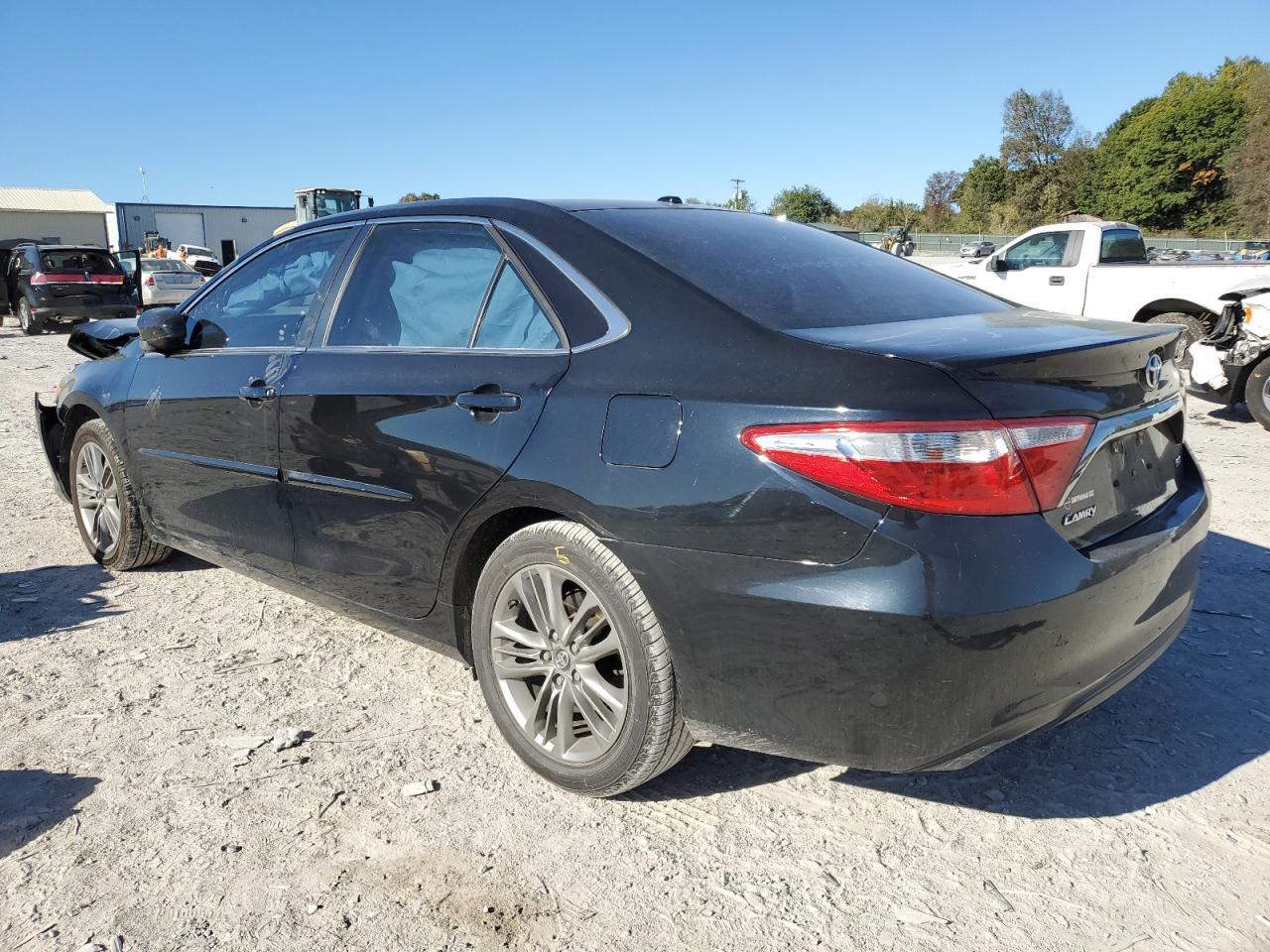 2016 TOYOTA CAMRY