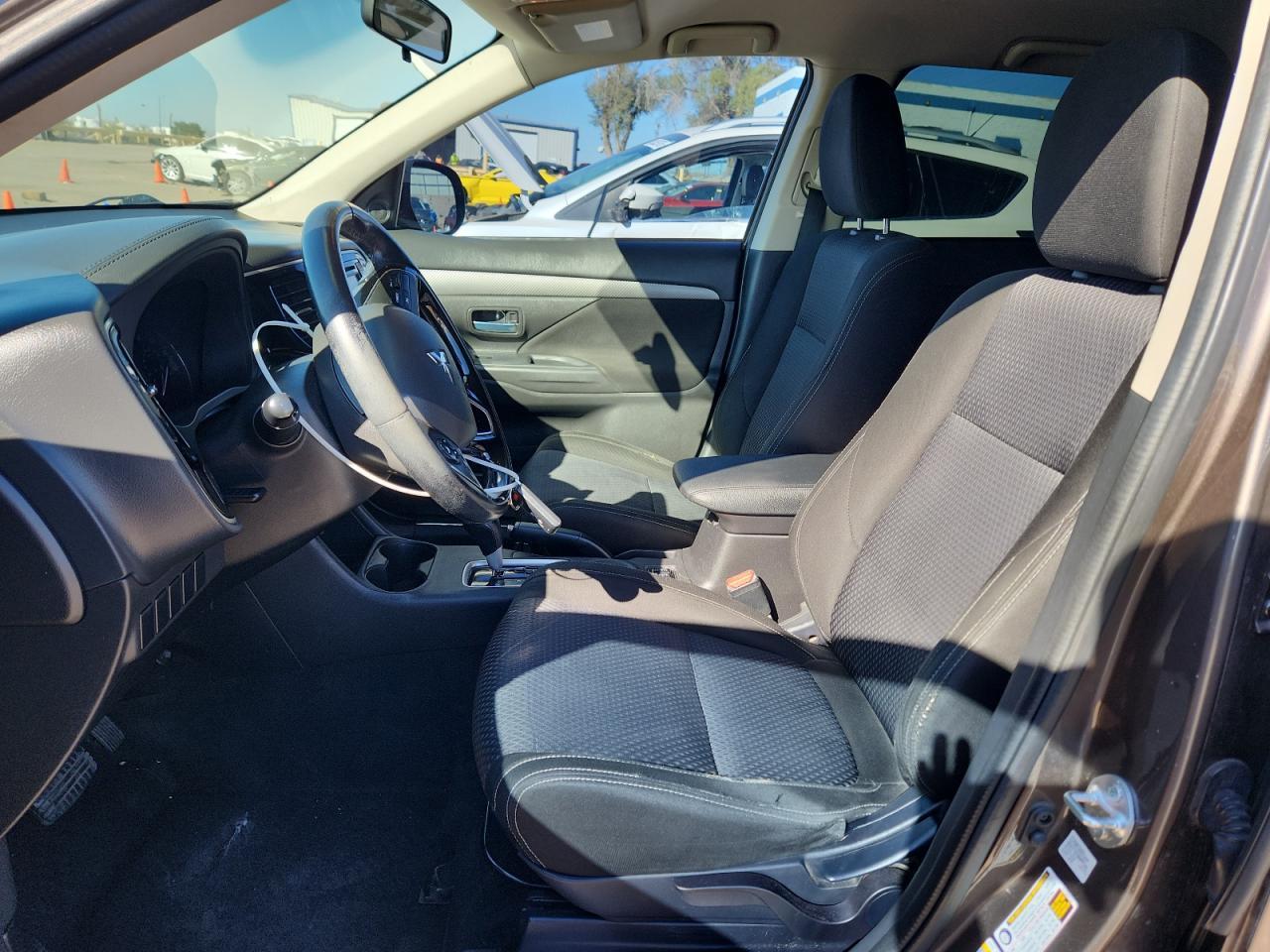 2016 MITSUBISHI outlander