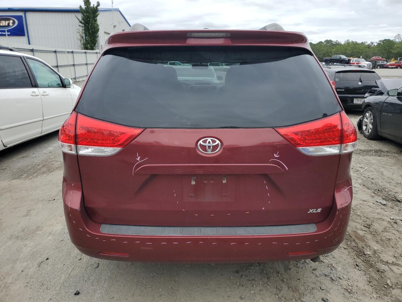2013 TOYOTA SIENNA