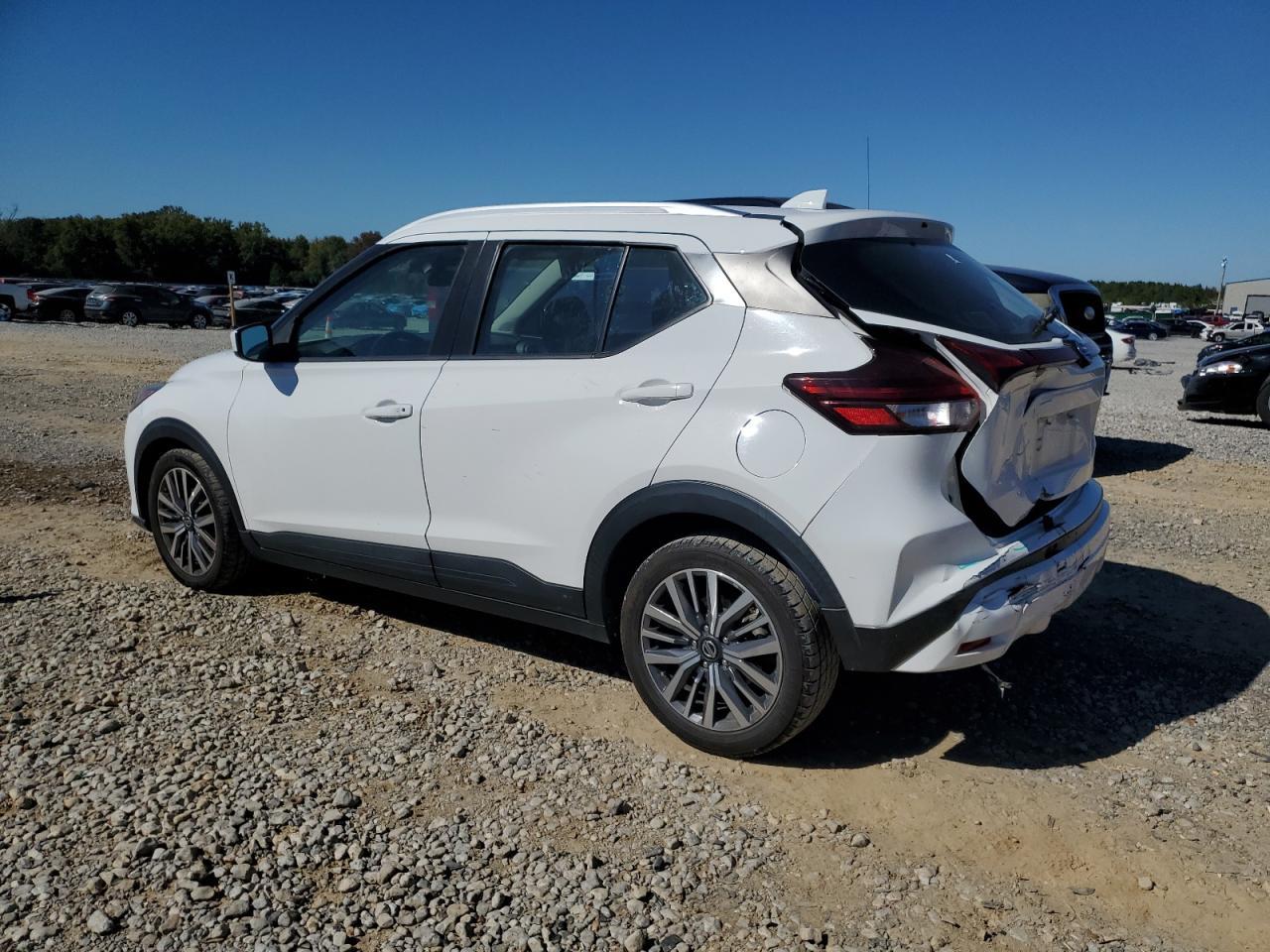 2021 NISSAN KICKS