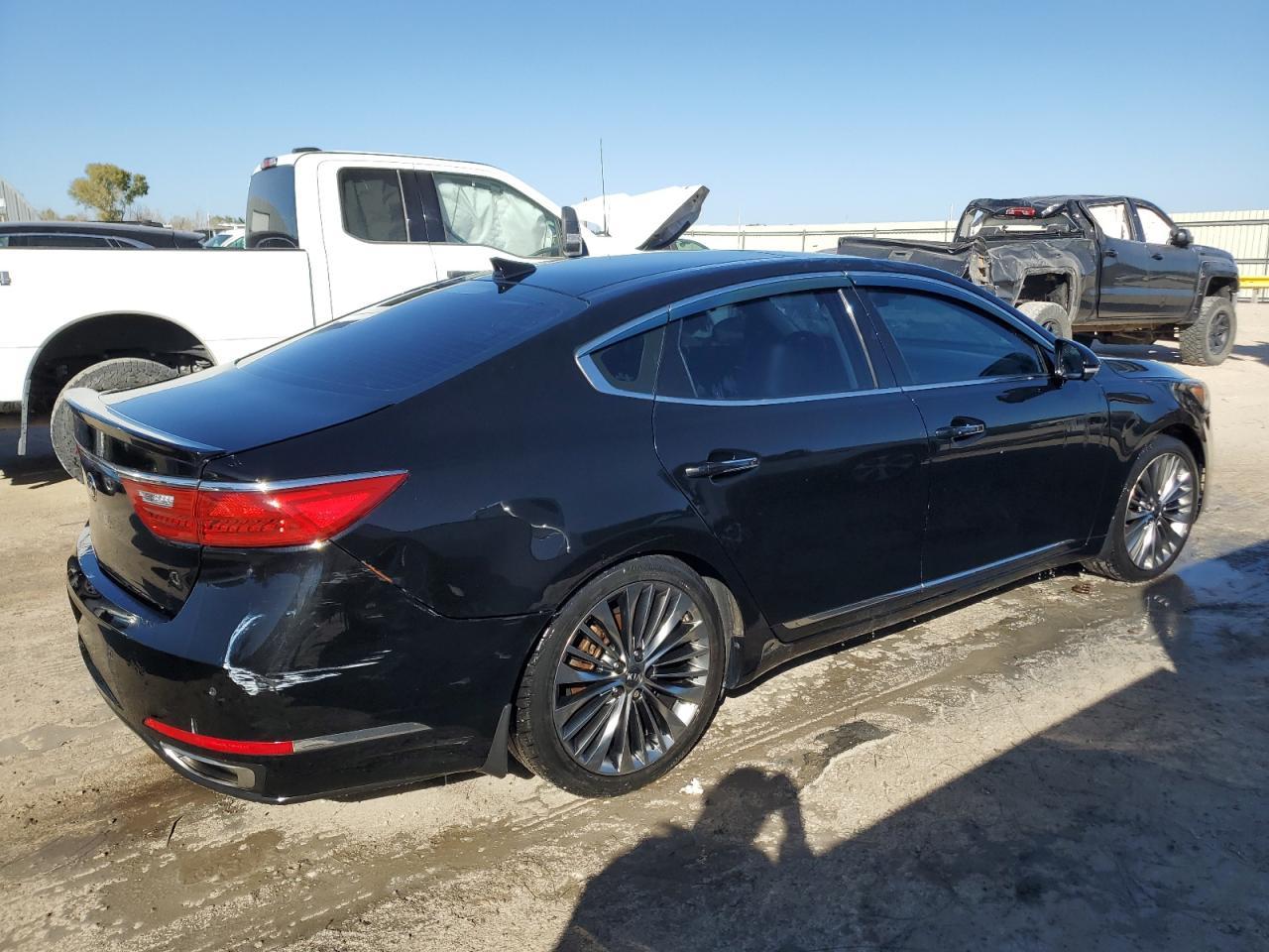 2017 KIA Cadenza