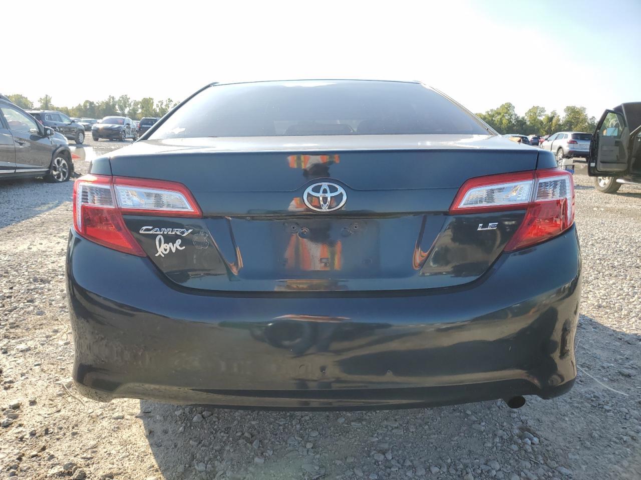 2014 TOYOTA CAMRY