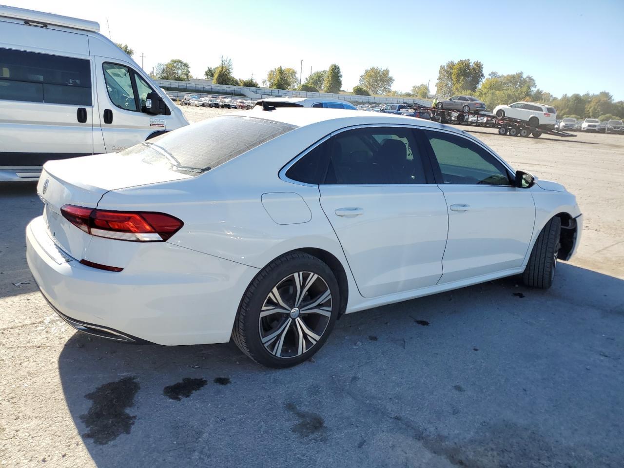 2022 VOLKSWAGEN Passat