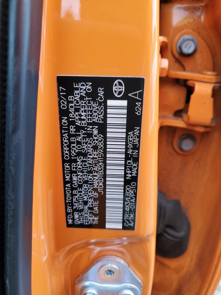 2017 TOYOTA Prius c