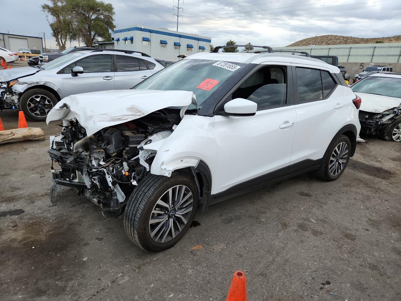 2024 NISSAN KICKS