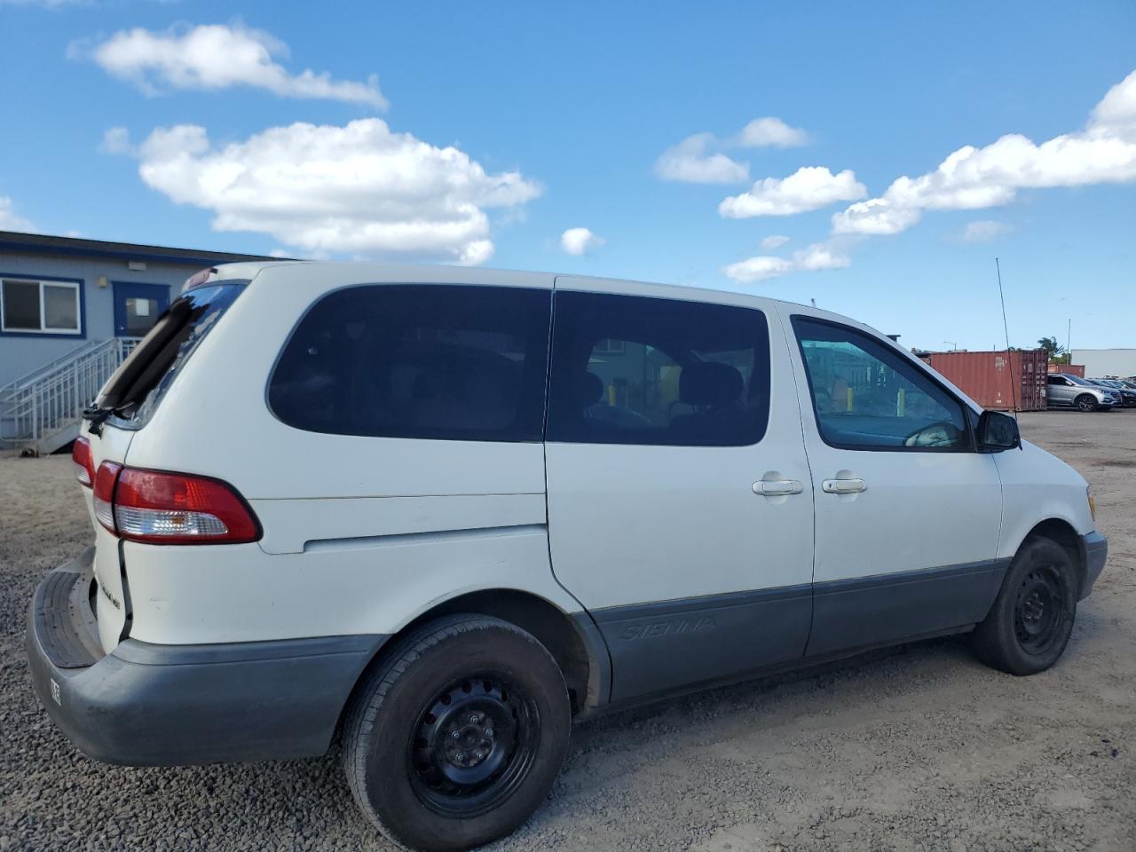 2001 TOYOTA SIENNA