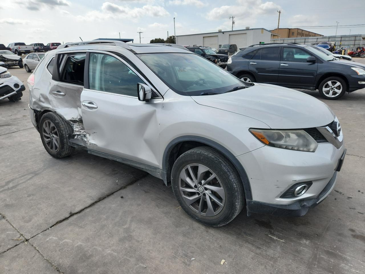 2016 NISSAN ROGUE