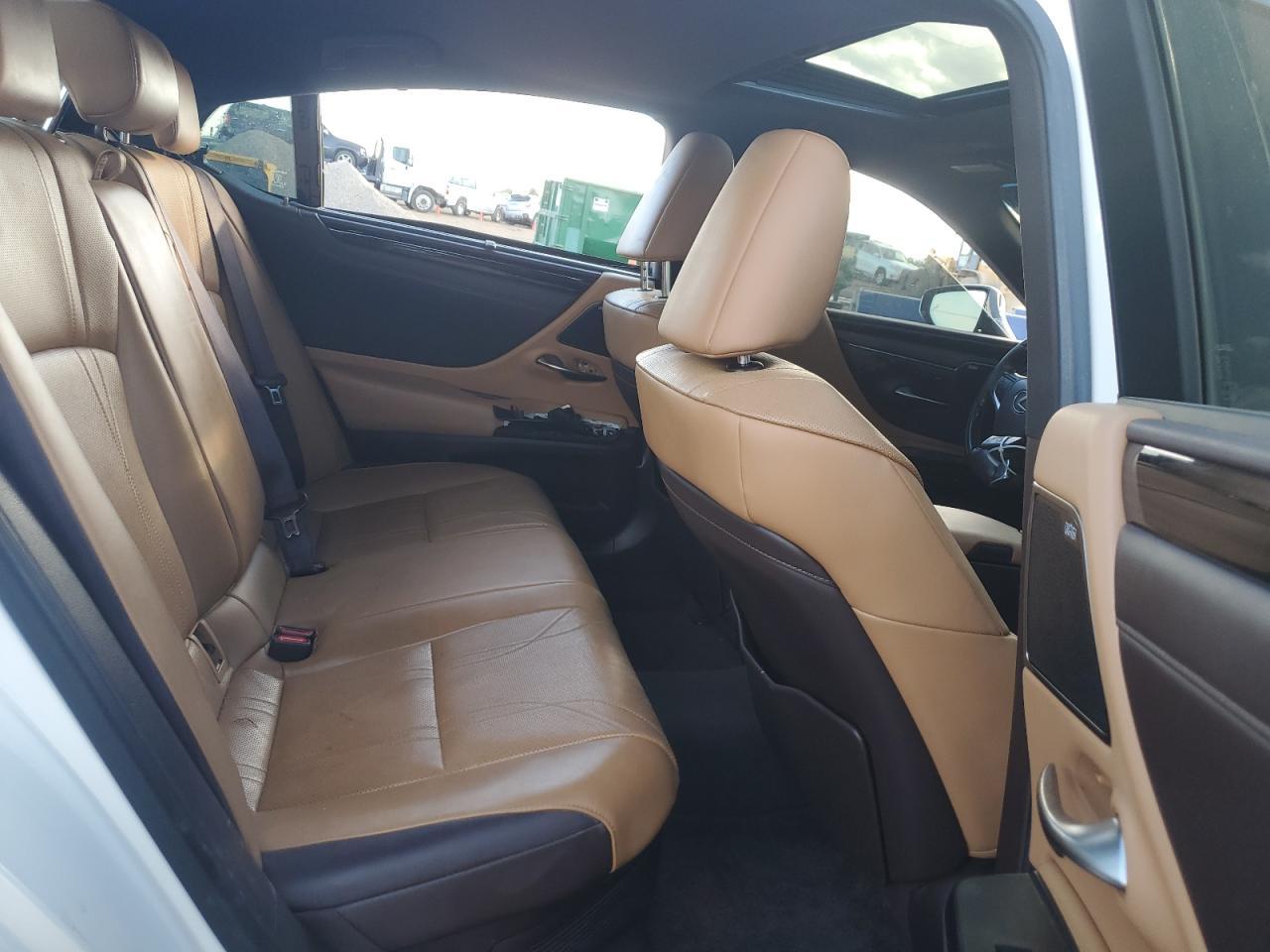 2019 LEXUS ES 300H