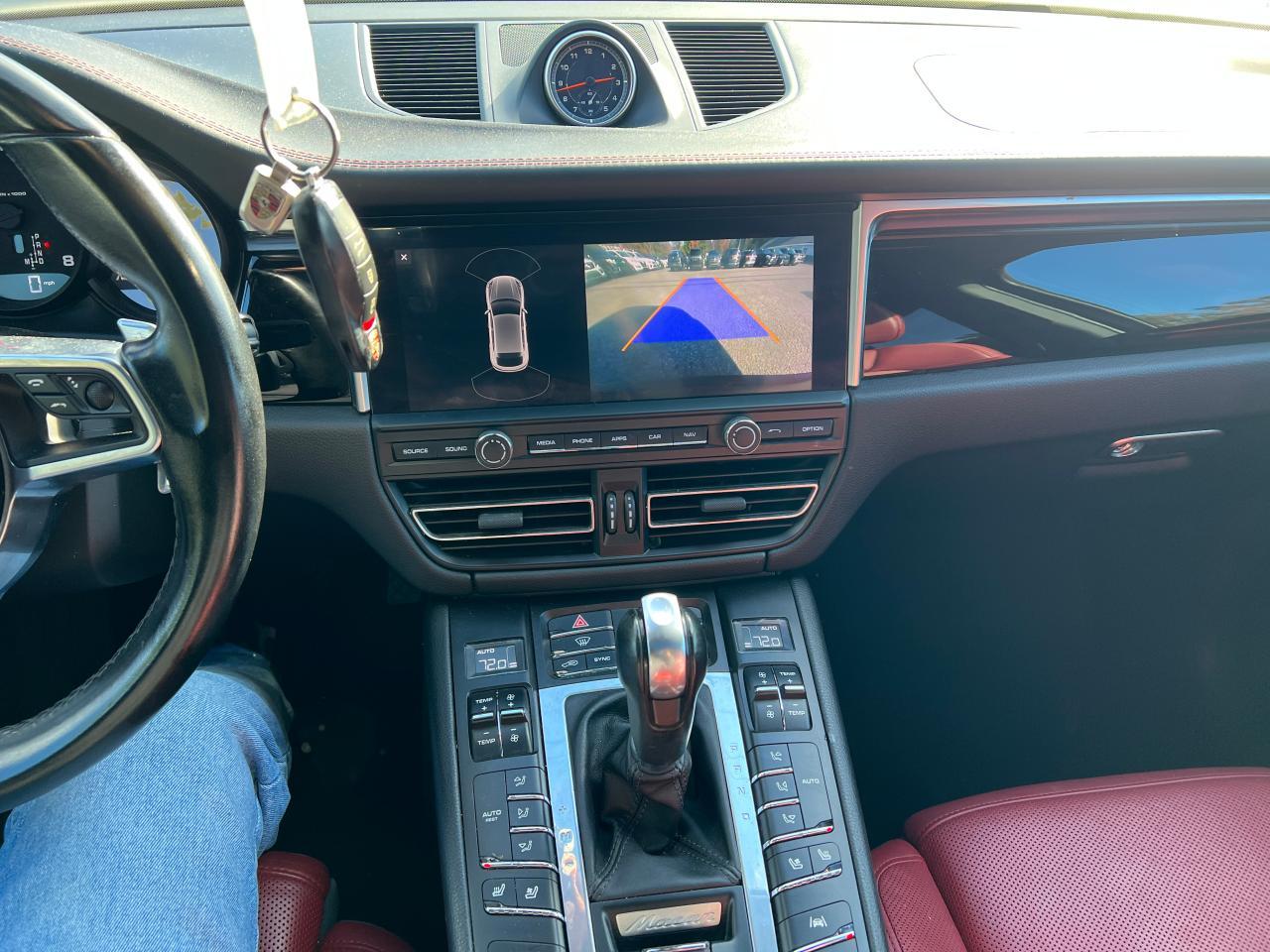 2019 PORSCHE Macan
