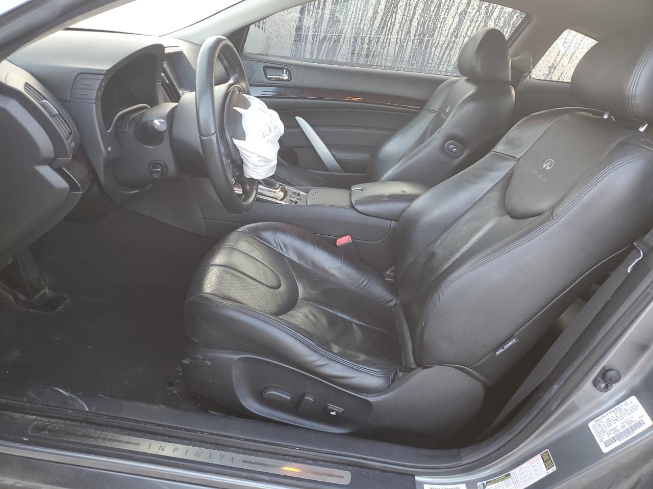 2011 INFINITI G37