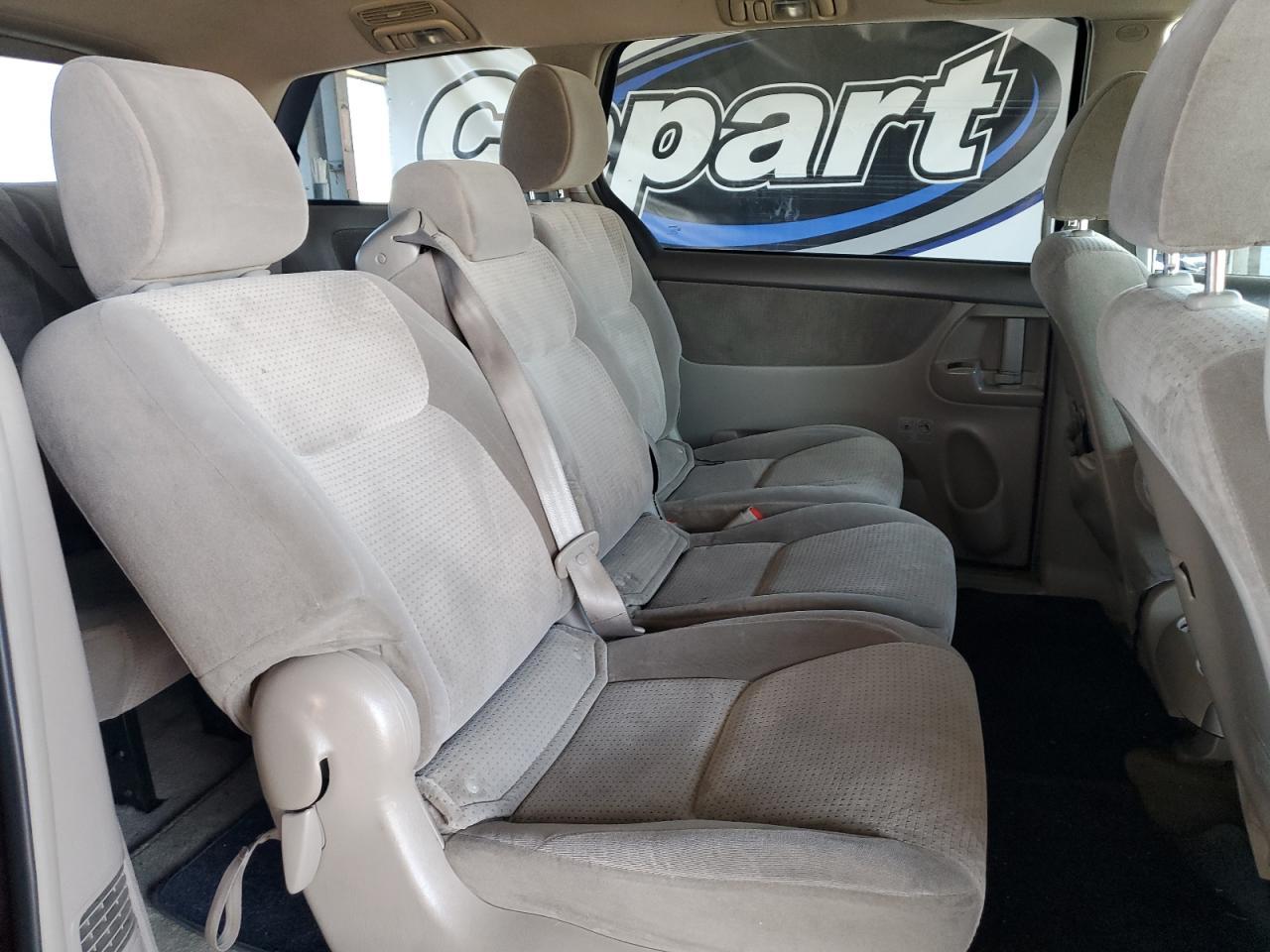 2009 TOYOTA SIENNA