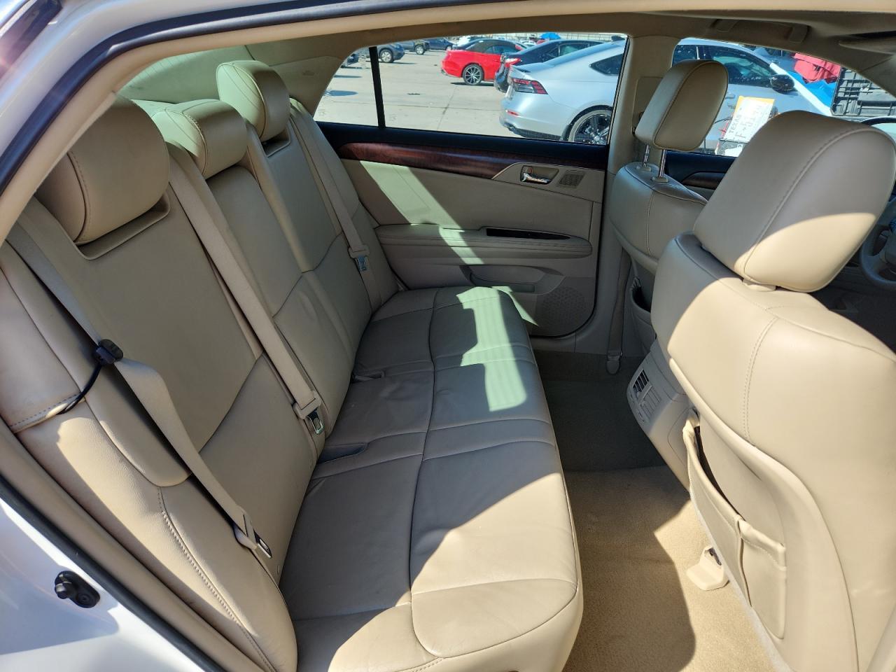 2011 TOYOTA Avalon