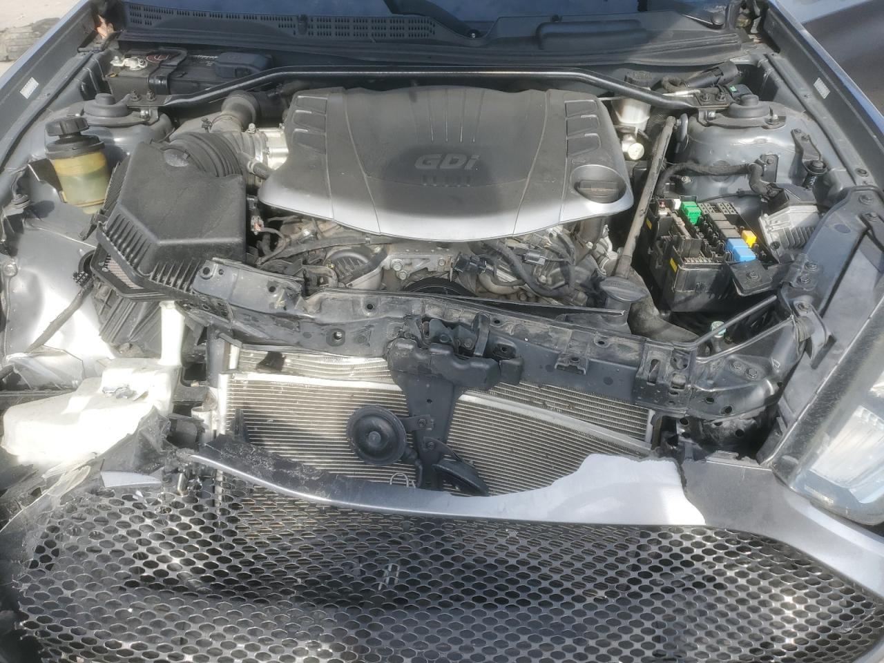 2016 HYUNDAI GENESIS