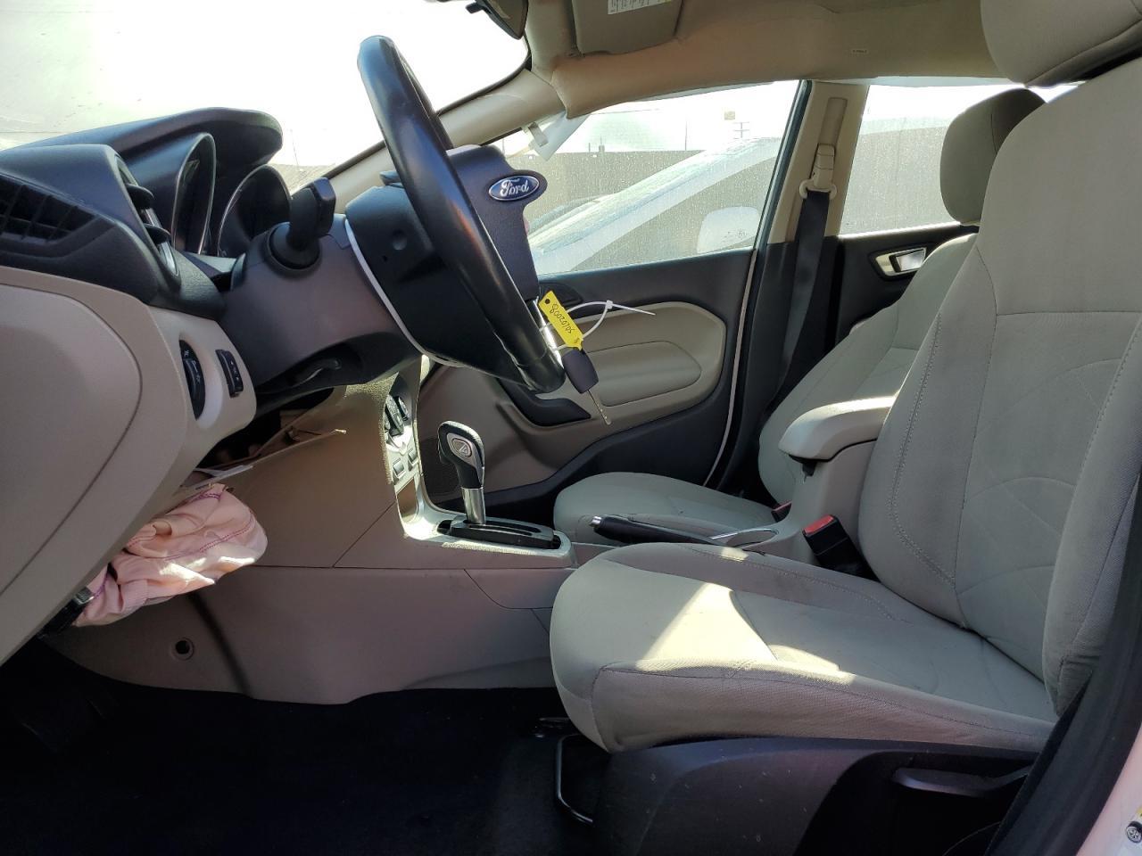 2015 FORD Fiesta