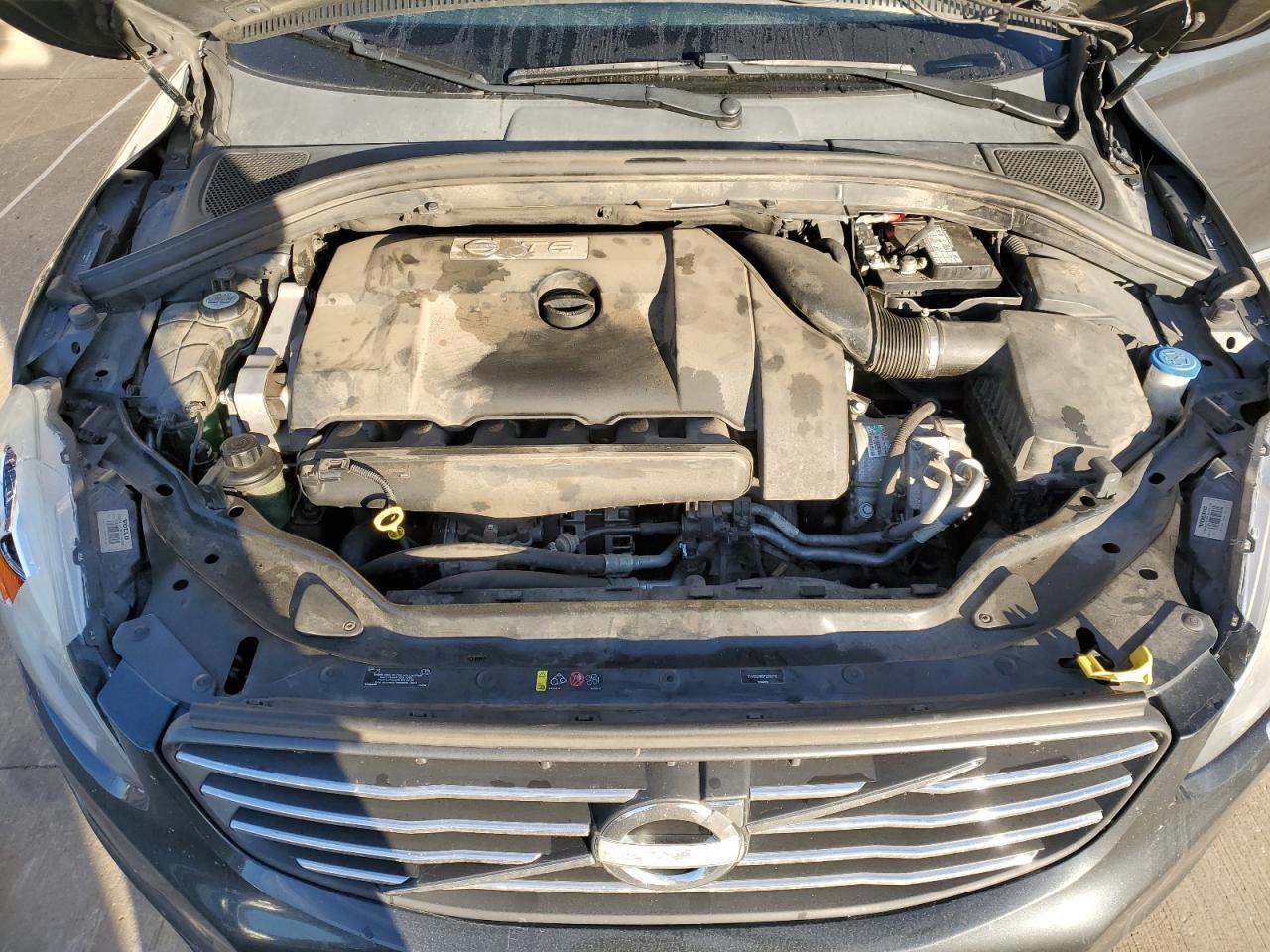 2015 VOLVO XC60