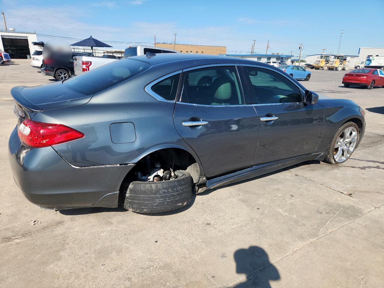2011 INFINITI M37