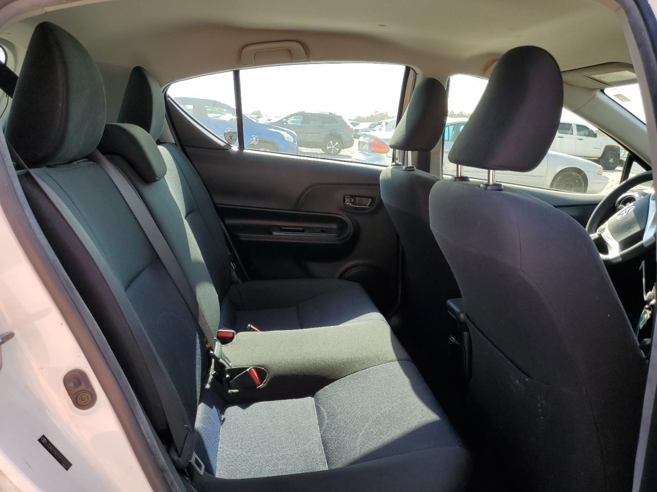 2016 TOYOTA Prius c