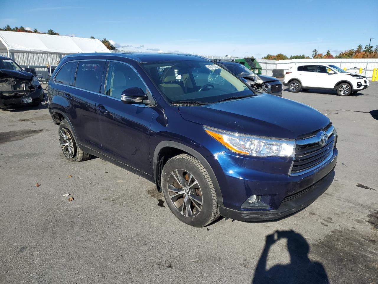 2016 TOYOTA HIGHLANDER