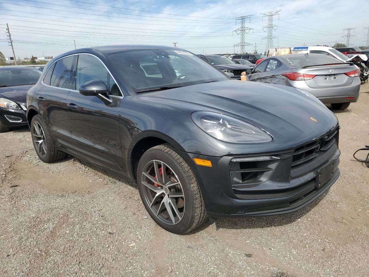 2025 PORSCHE Macan