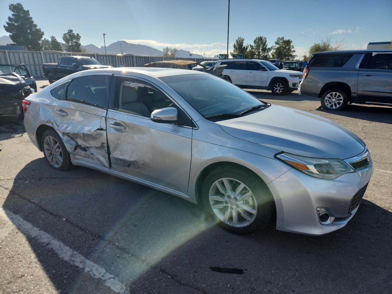2013 TOYOTA Avalon