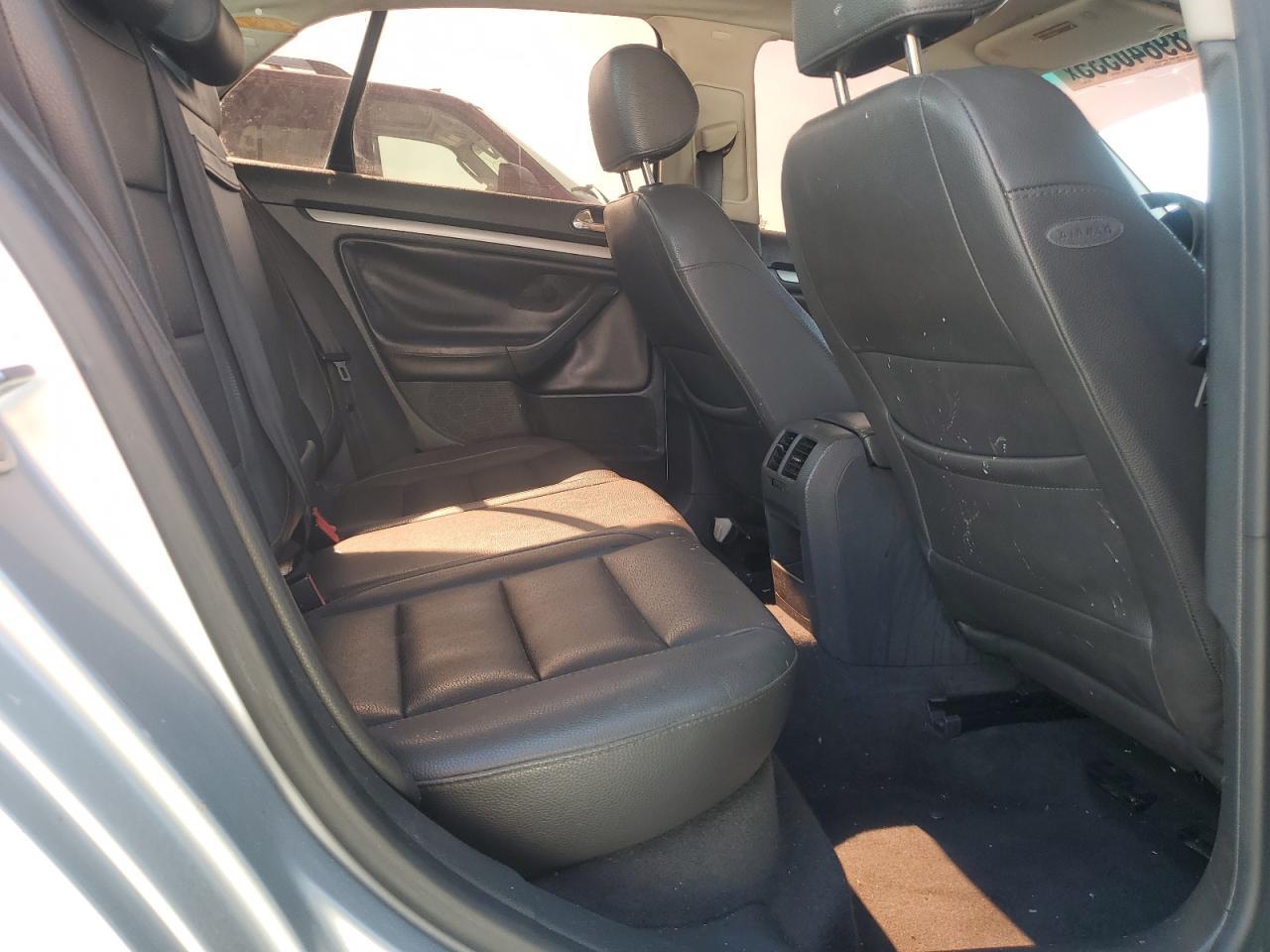 2005 VOLKSWAGEN JETTA