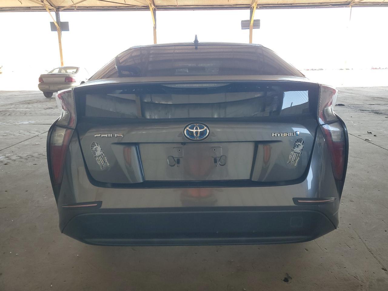 2016 TOYOTA PRIUS