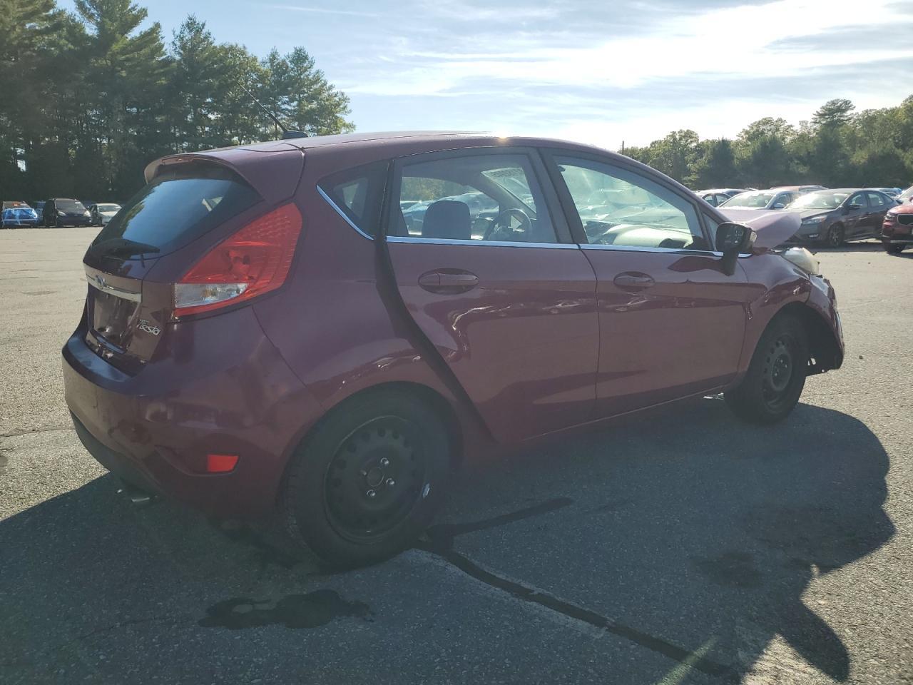 2011 FORD Fiesta