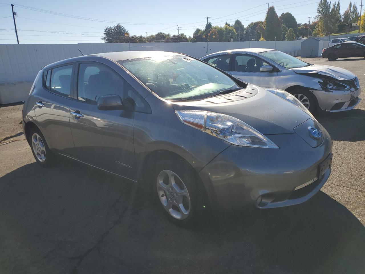 2015 NISSAN LEAF