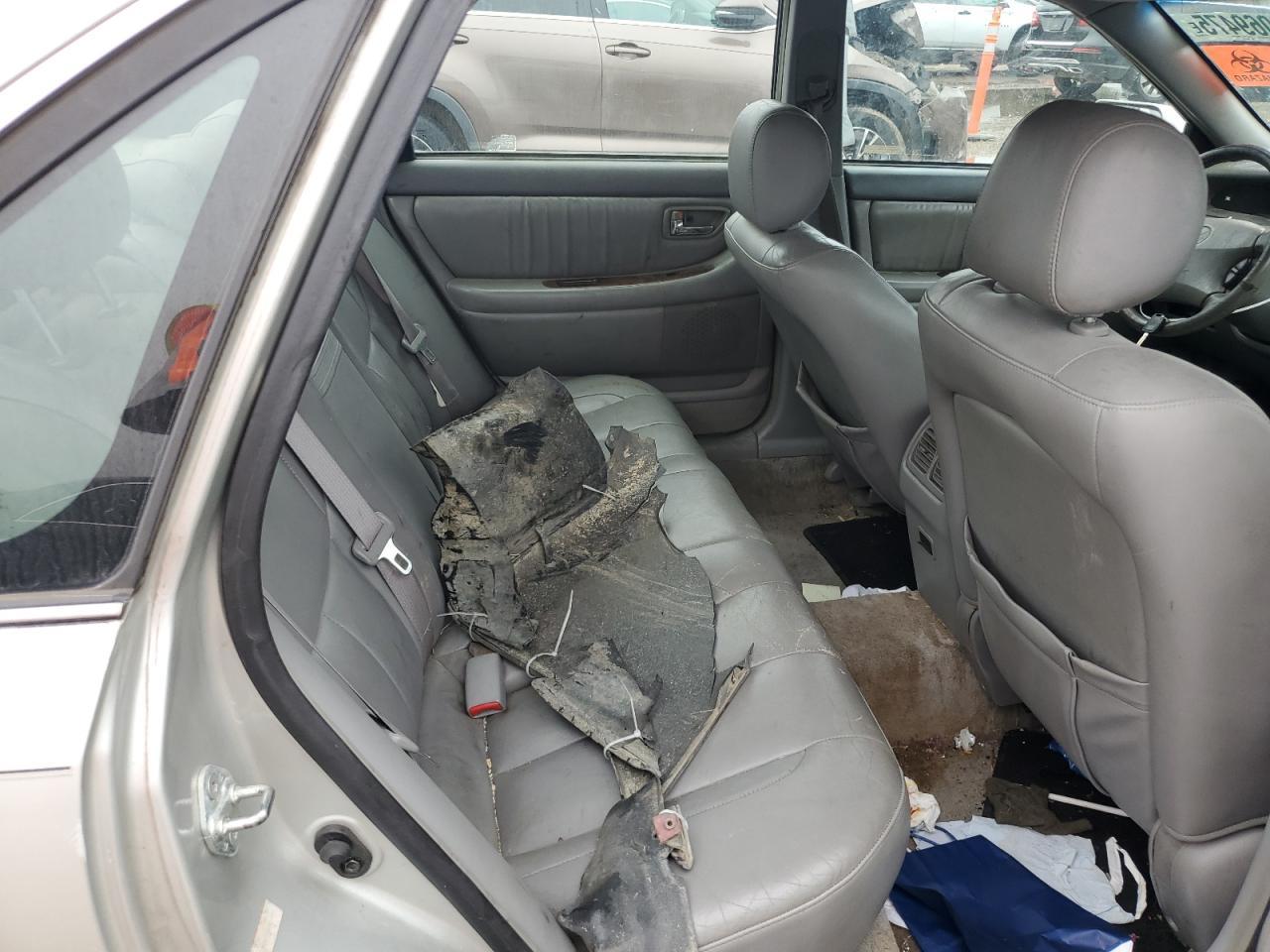 2001 TOYOTA Avalon